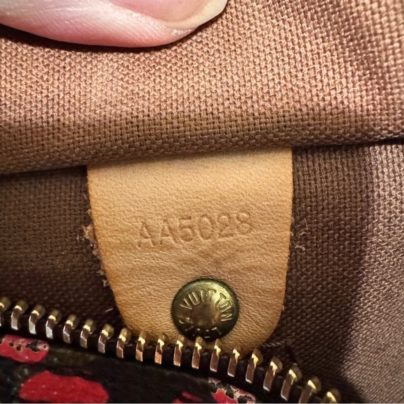 Louis Vuitton Graffiti Pink and Brown Satchel - Picture 9 of 9